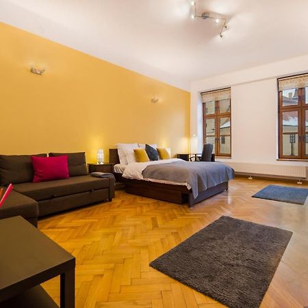 Council Square Estate Apartment *Bull'S Eye* Braşov Exterior foto