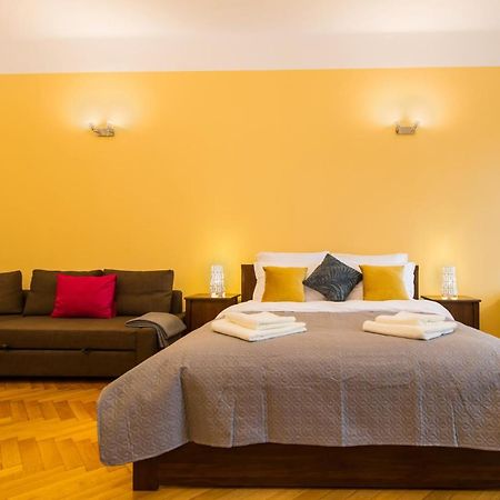 Council Square Estate Apartment *Bull'S Eye* Braşov Exterior foto